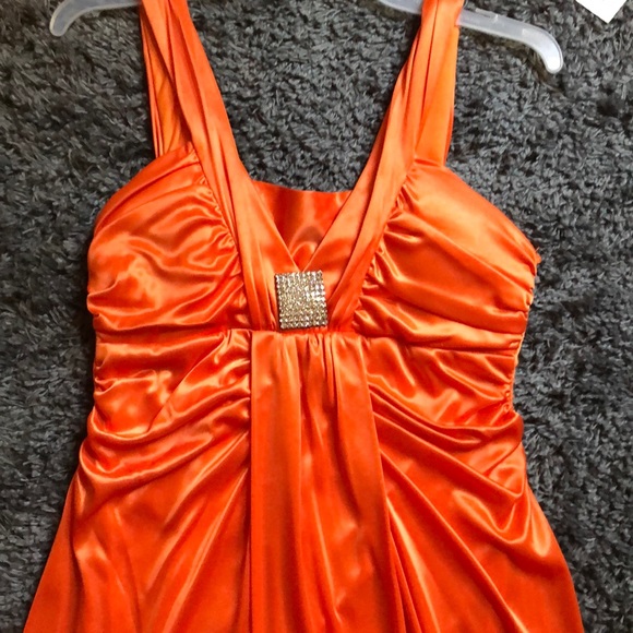 Dress - Picture 1 of 4